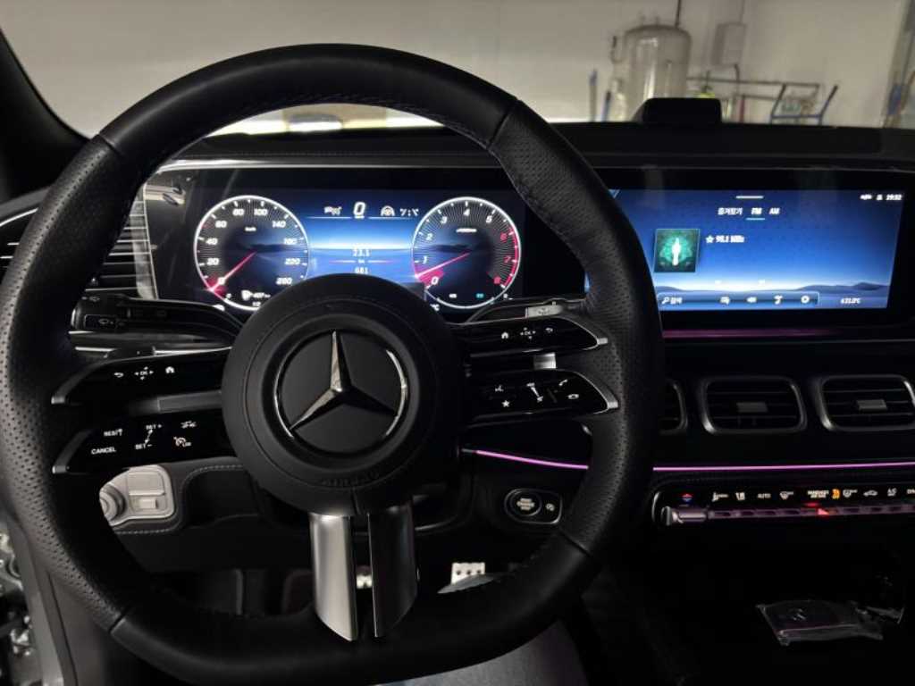 Mercedes Benz GLS Class - Vista 7