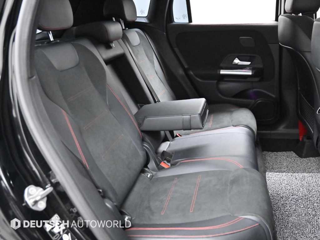 Mercedes Benz GLA Class - Vista 12