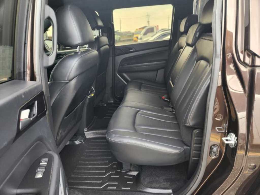 Ssangyong Rexton - Vista 8