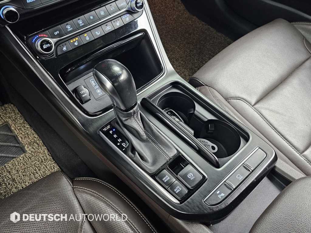 HYUNDAI Grandeur - Vista 9