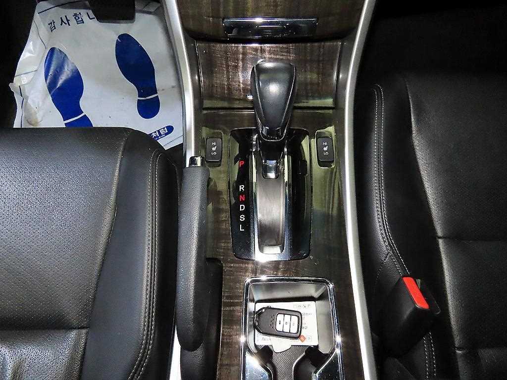 Honda Accord - Vista 12