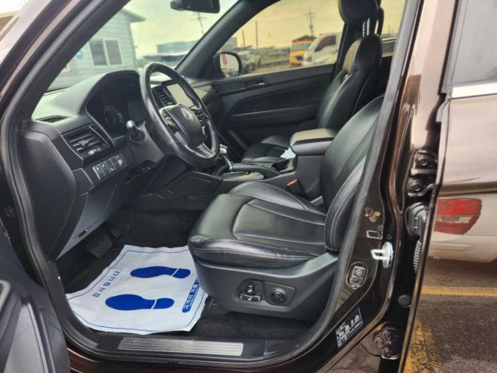 Ssangyong Rexton - Vista 9