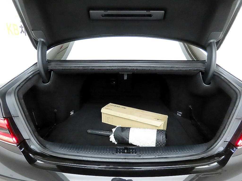 Genesis G90 - Vista 5