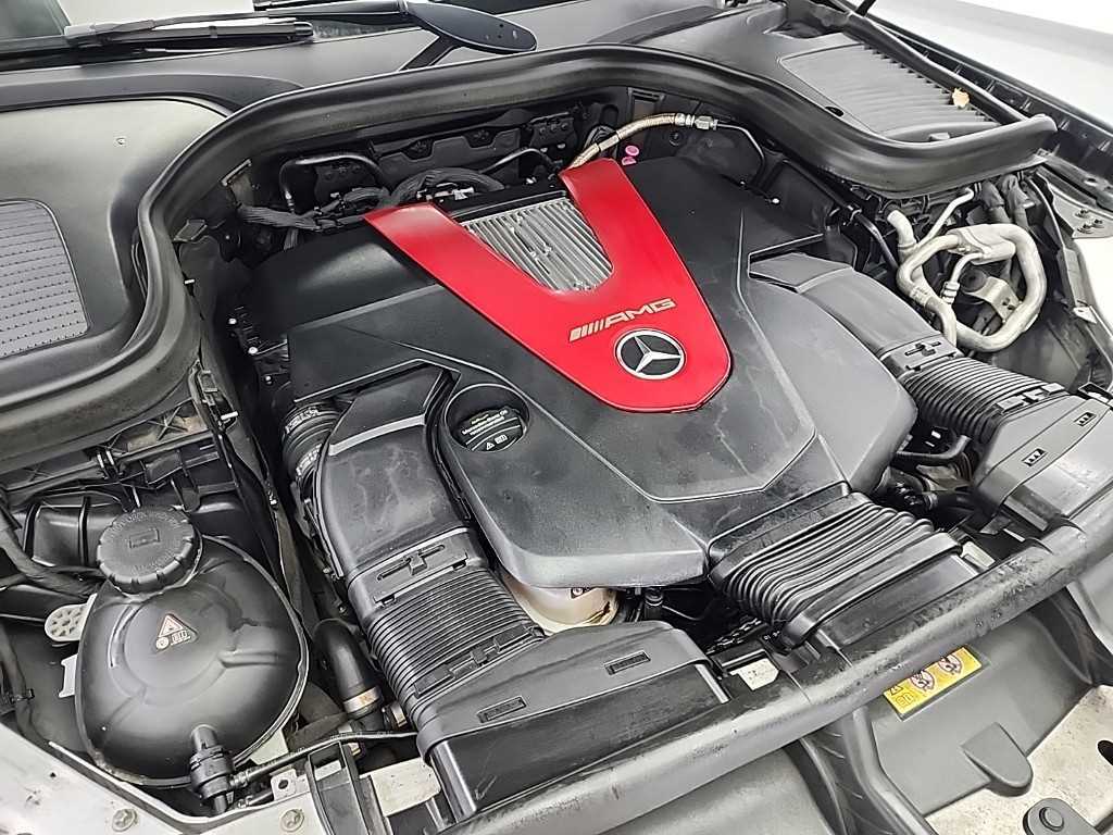 Mercedes Benz GLC Class - Vista 5