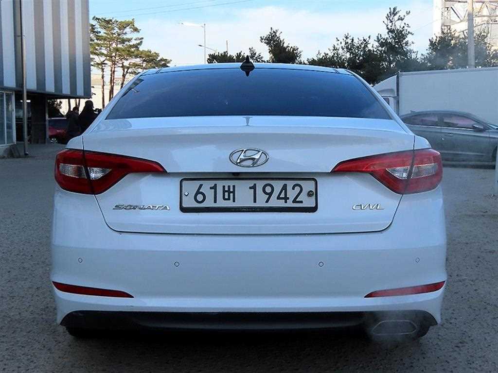 HYUNDAI Sonata - Vista 4