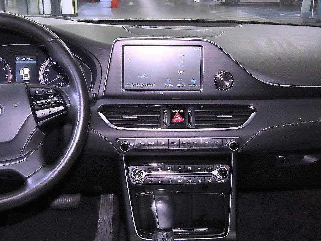 HYUNDAI Grandeur - Vista 11