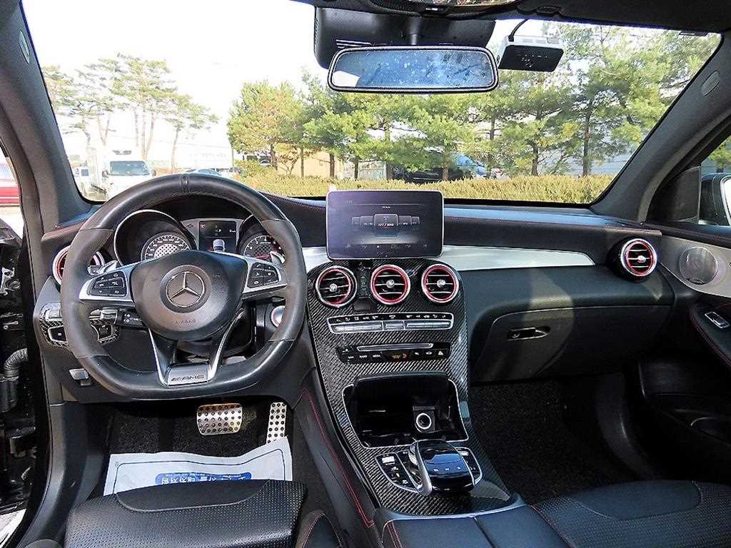 Mercedes Benz GLC Class - Vista 7