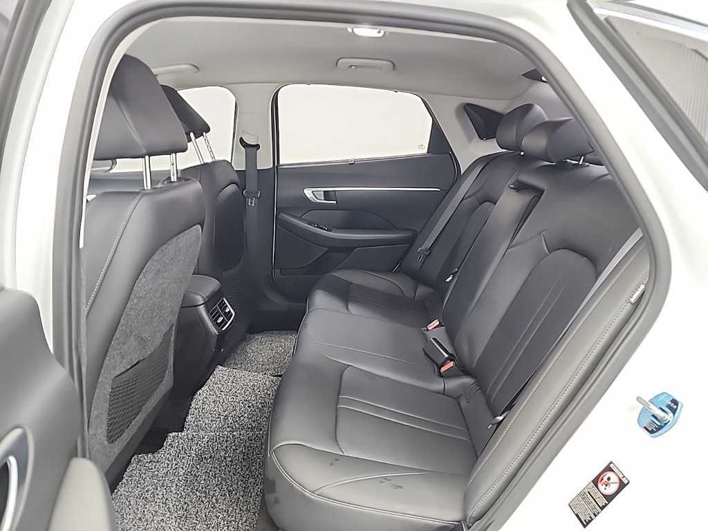 HYUNDAI Sonata - Vista 12