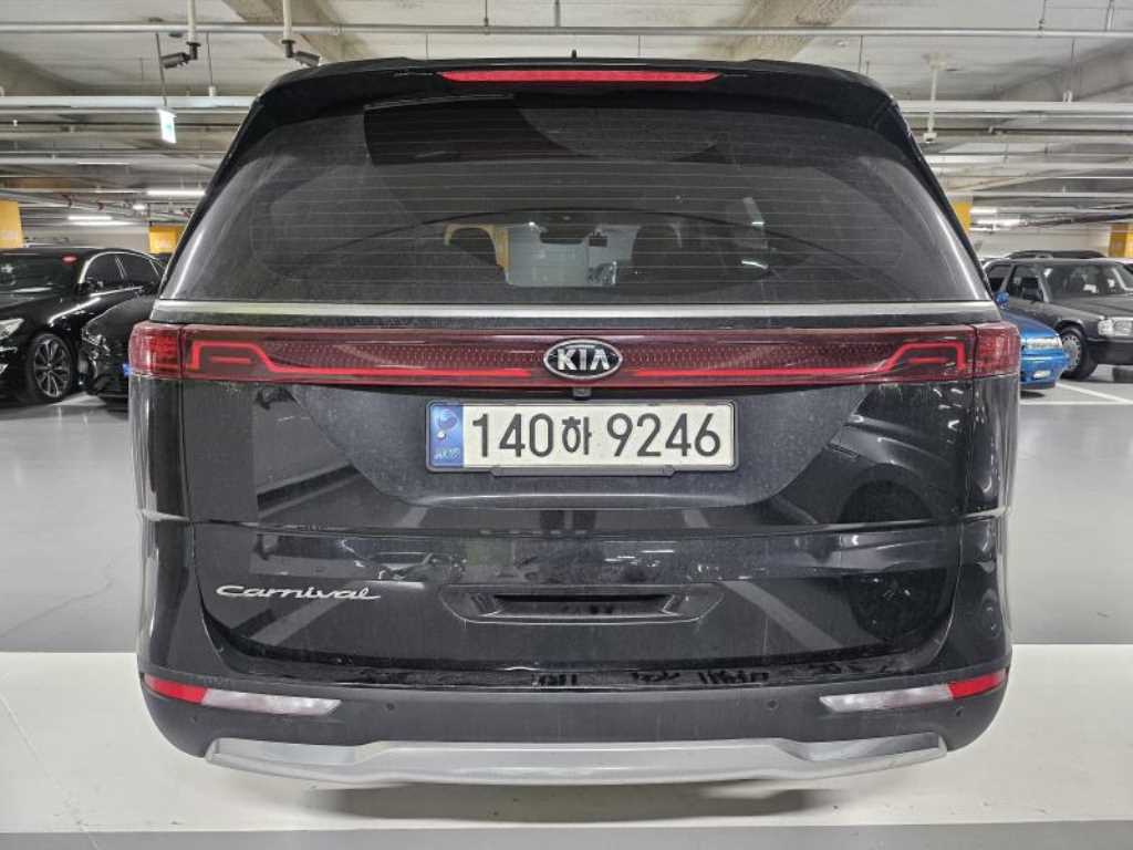 KIA Carnival - Vista 3