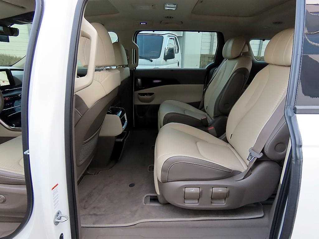 KIA Carnival - Vista 6