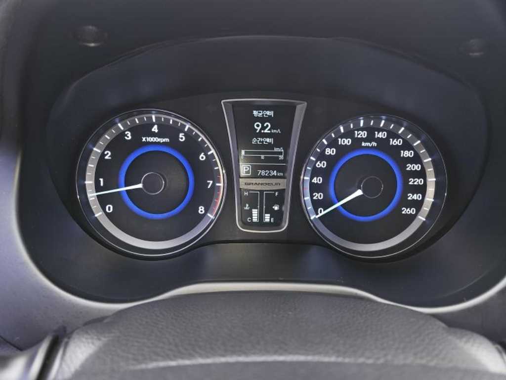 HYUNDAI Grandeur - Vista 9