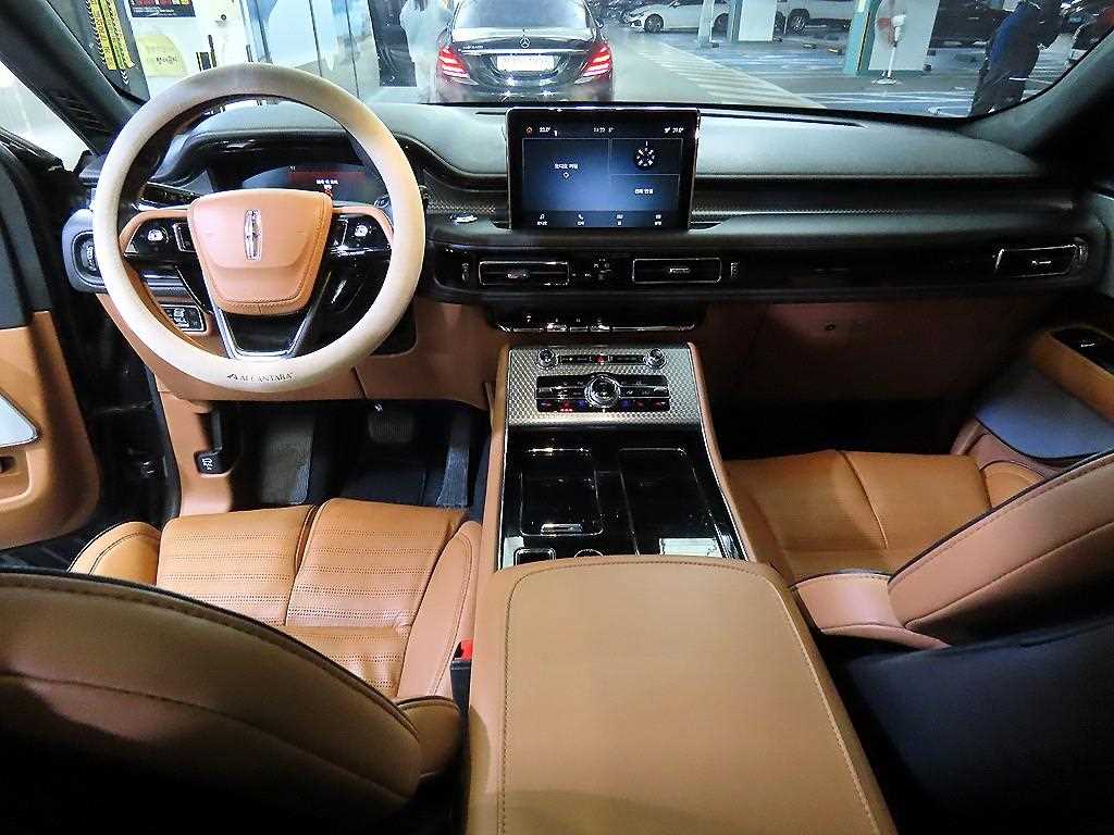 Lincoln Aviator - Vista 10