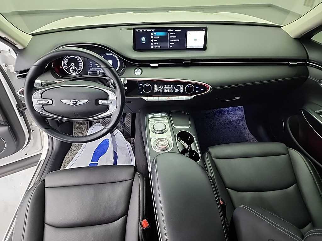 Genesis GV70 - Vista 7