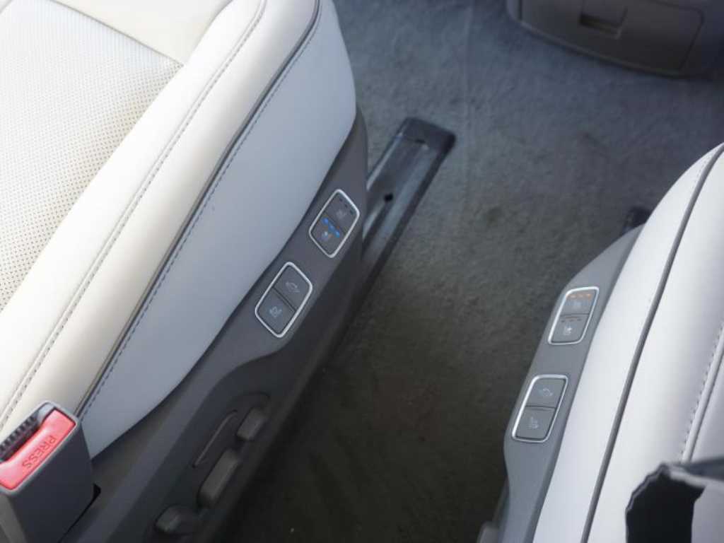 HYUNDAI Staria - Vista 10