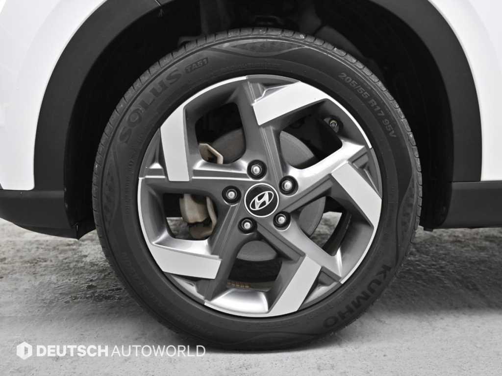 HYUNDAI Venue - Vista 5