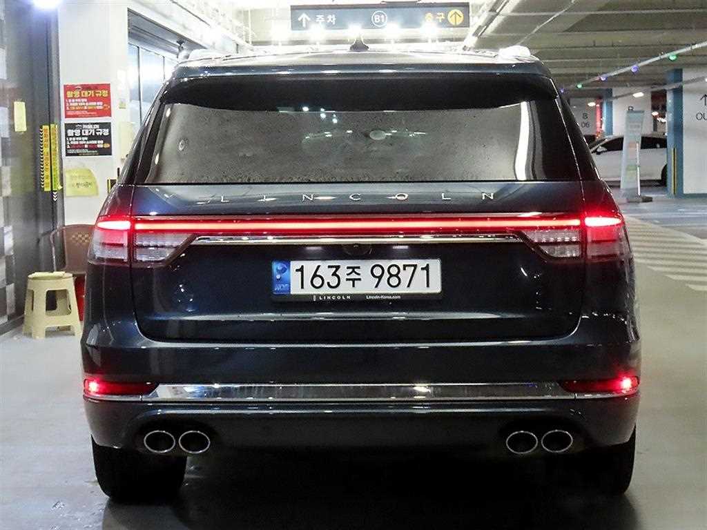 Lincoln Aviator - Vista 5