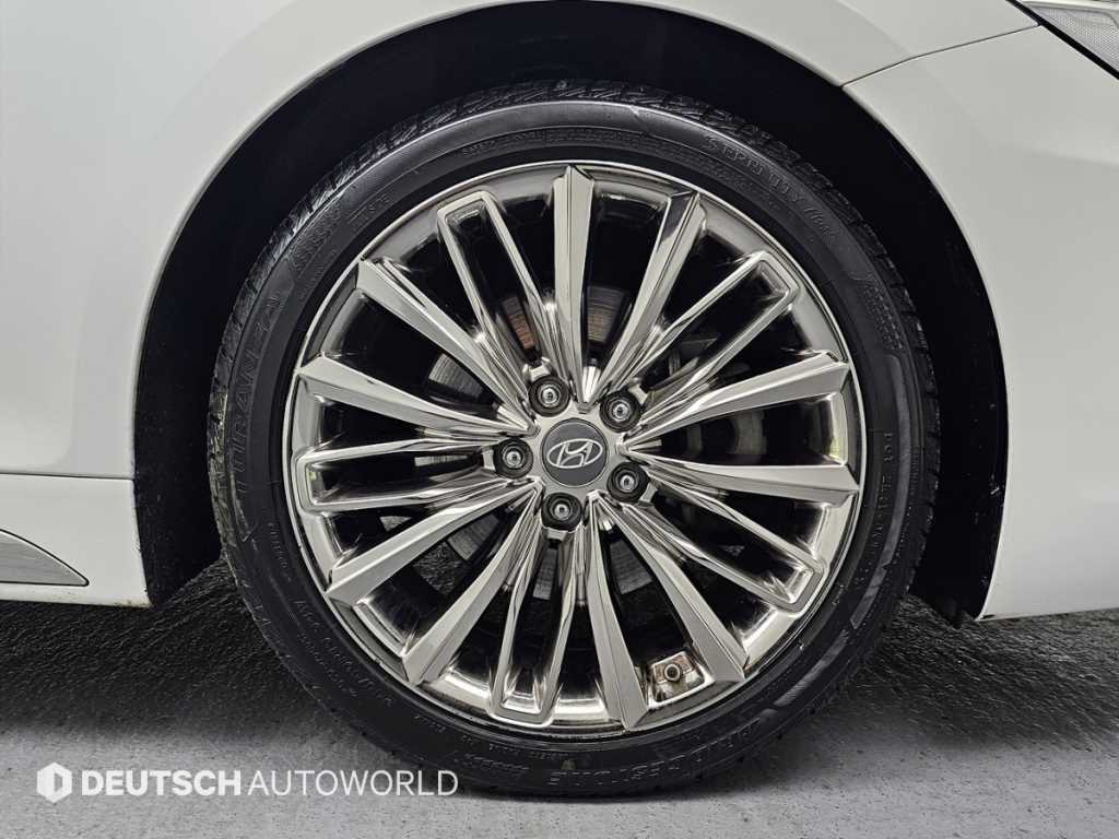 HYUNDAI Grandeur - Vista 5