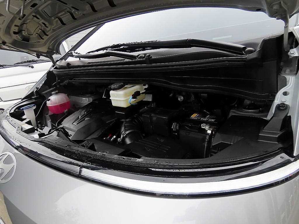 HYUNDAI Staria 2025 Gris - Importación desde Corea - HF Imports Iquique - Foto 17