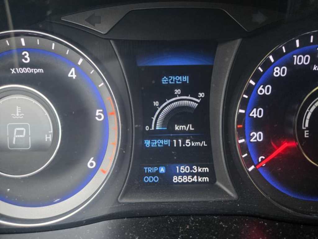 HYUNDAI i40 - Vista 4