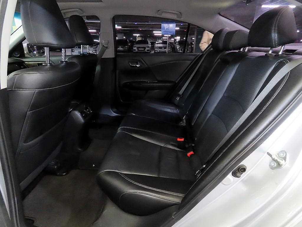 Honda Accord - Vista 7