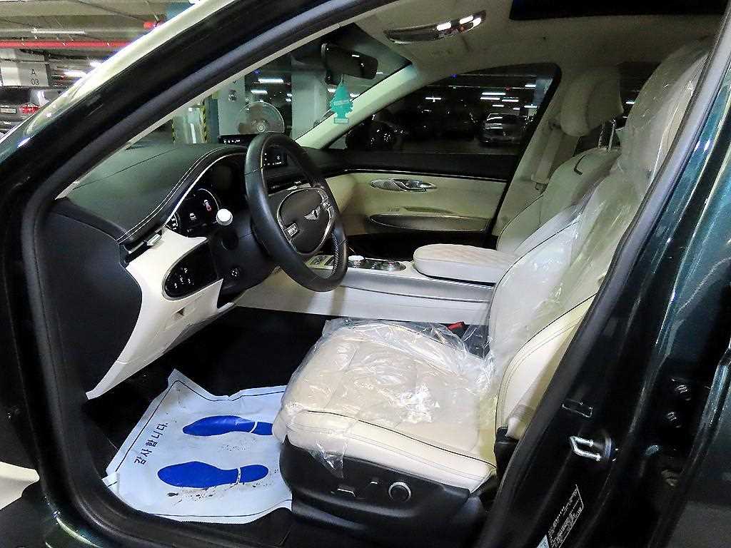 Genesis GV70 - Vista 7