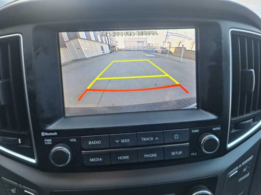 HYUNDAI Starex - Vista 12