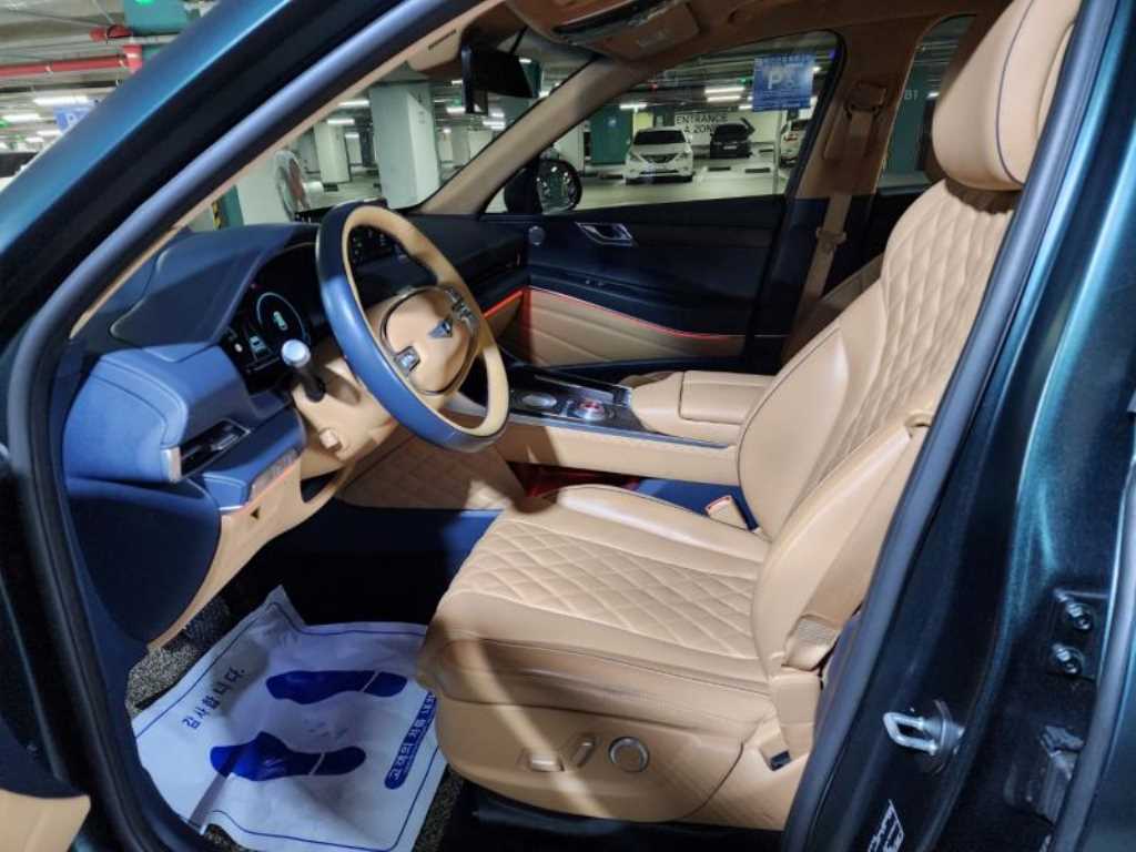 Genesis GV80 - Vista 8