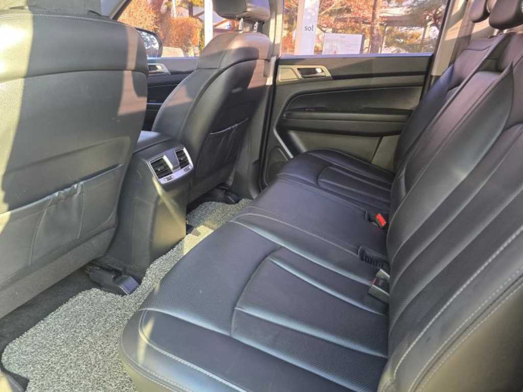 Ssangyong Rexton - Vista 7