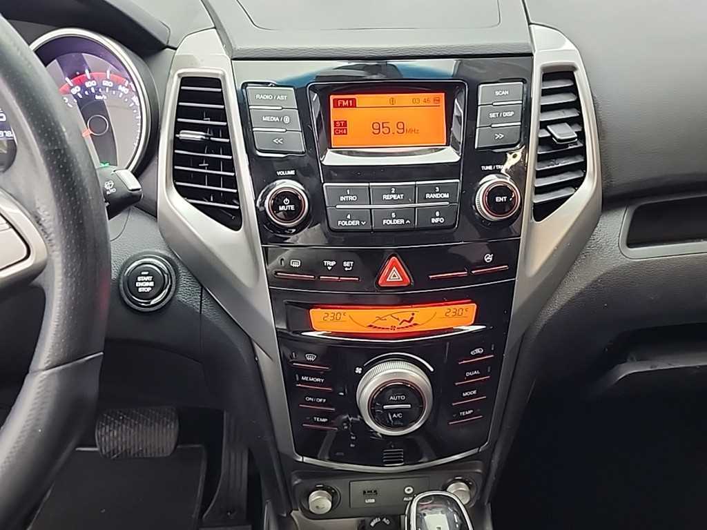 Ssangyong Tivoli - Vista 10