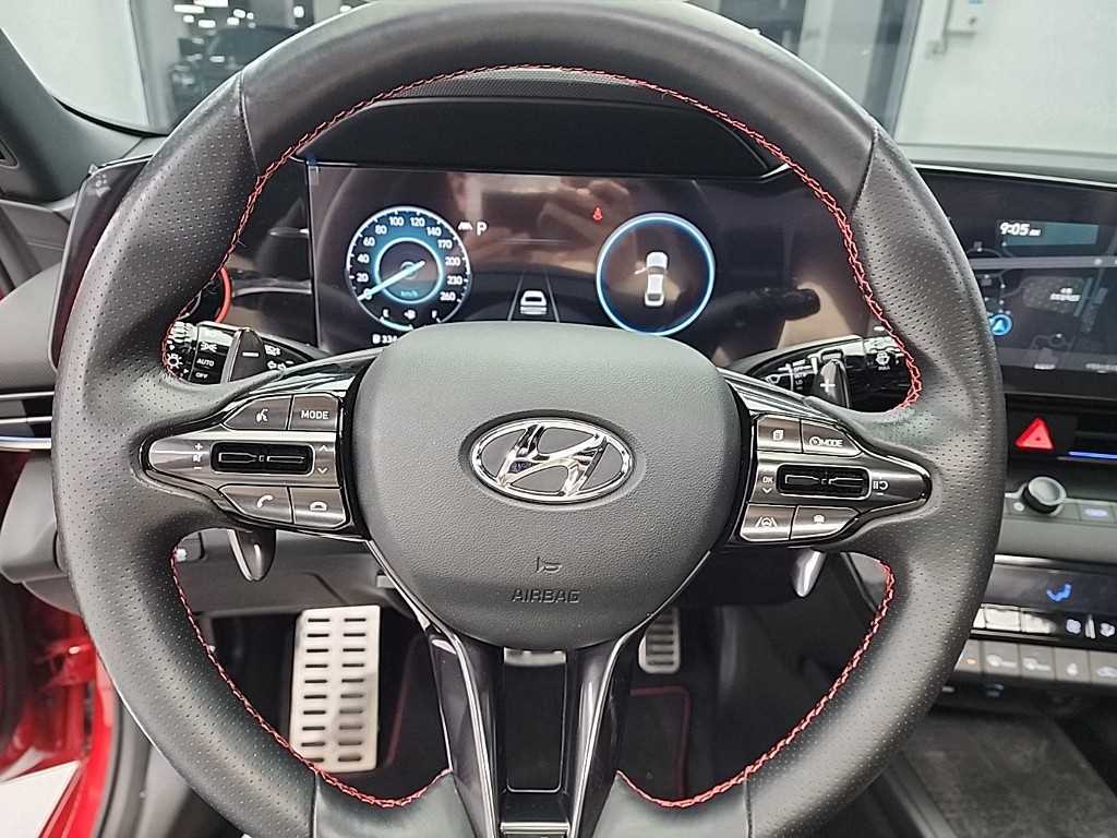 HYUNDAI Avante - Vista 9