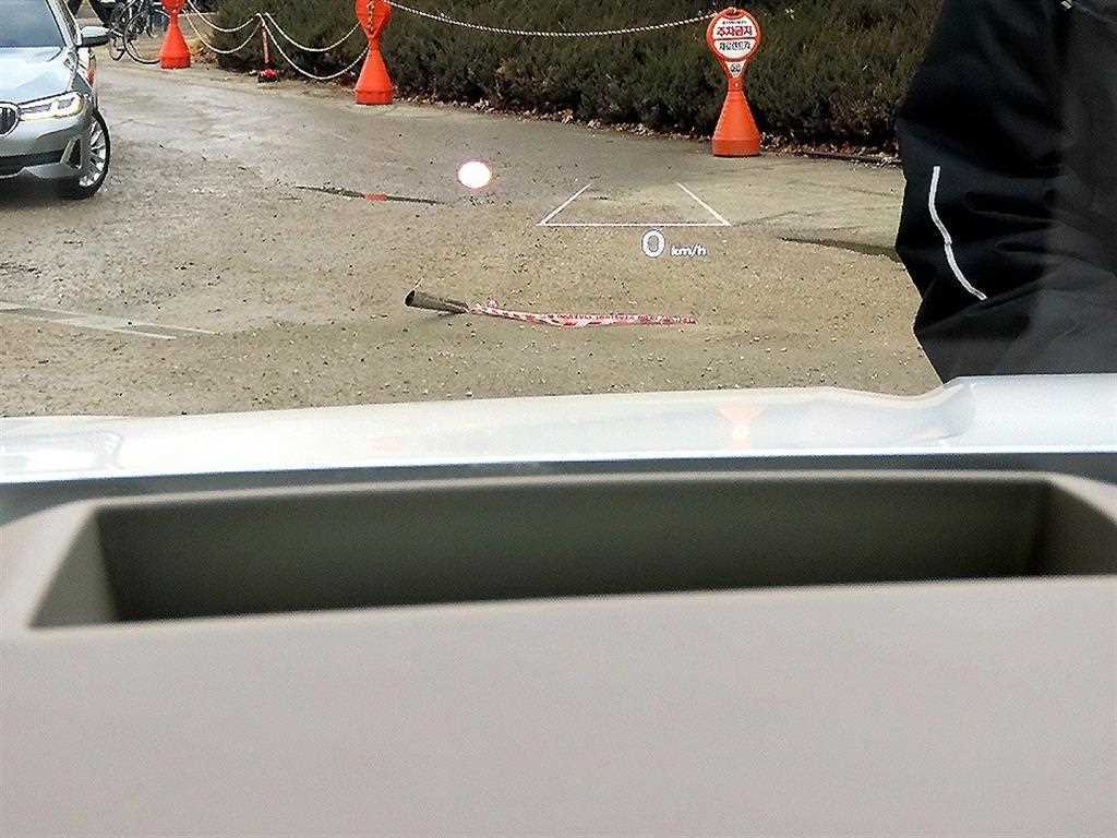 KIA Carnival - Vista 11