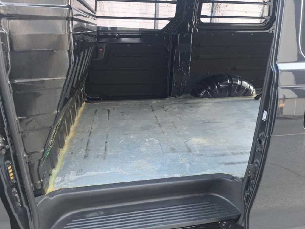 HYUNDAI Starex - Vista 6