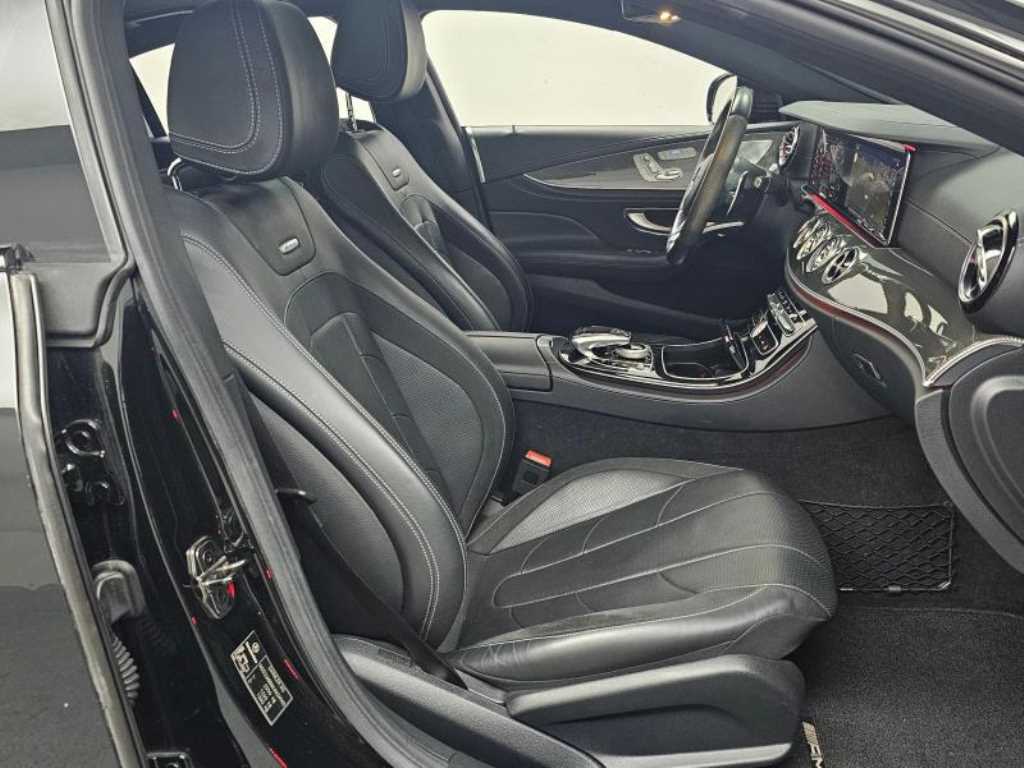 Mercedes Benz CLS Class - Vista 10