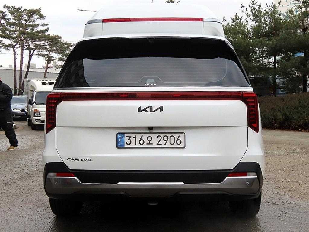 KIA Carnival - Vista 4
