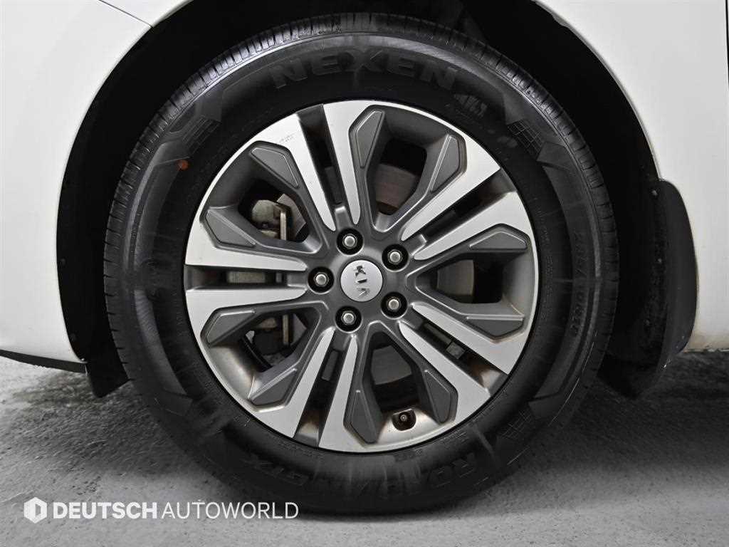 KIA Carnival - Vista 5