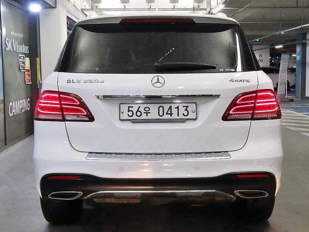Mercedes Benz GLE Class - Vista 5