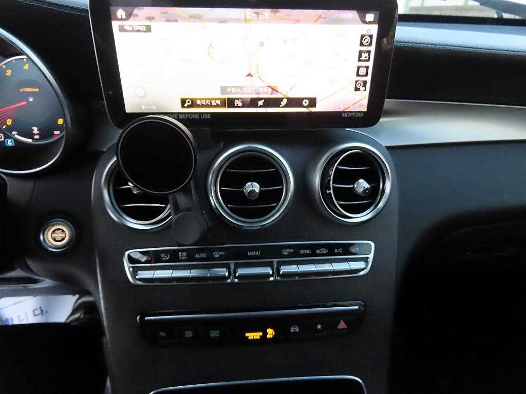 Mercedes Benz GLC Class - Vista 12