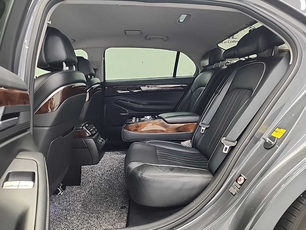 Genesis EQ900 - Vista 12