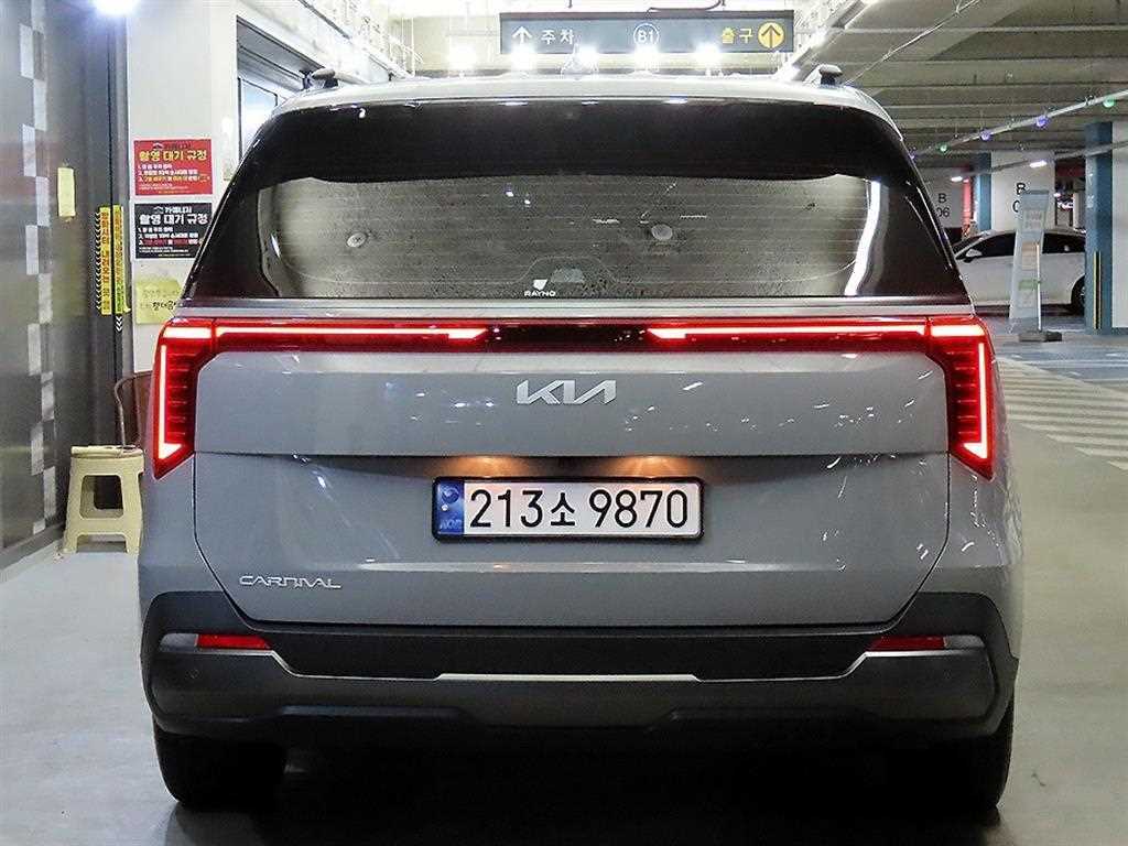 KIA Carnival - Vista 5