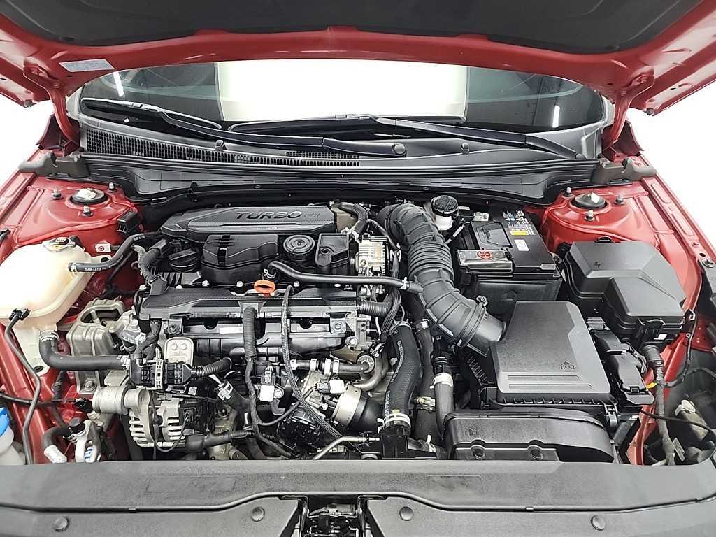 HYUNDAI Avante - Vista 5