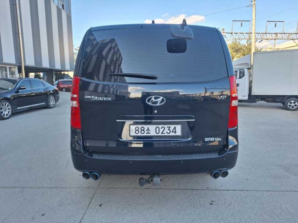 HYUNDAI Starex - Vista 3