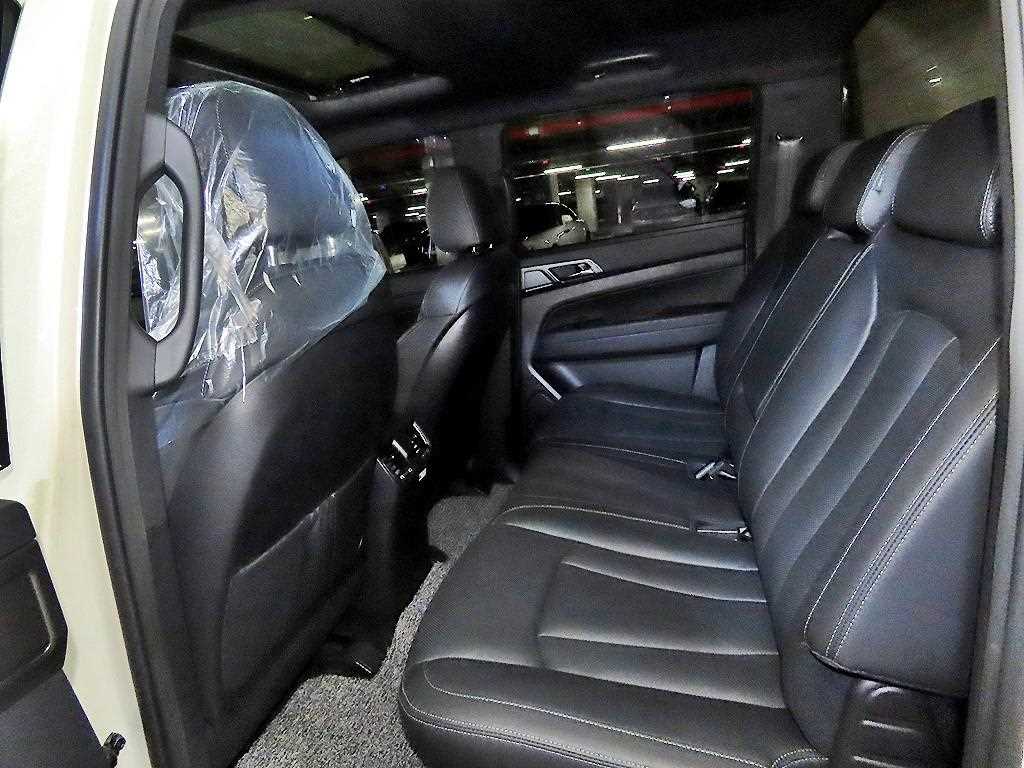 Ssangyong Rexton - Vista 7