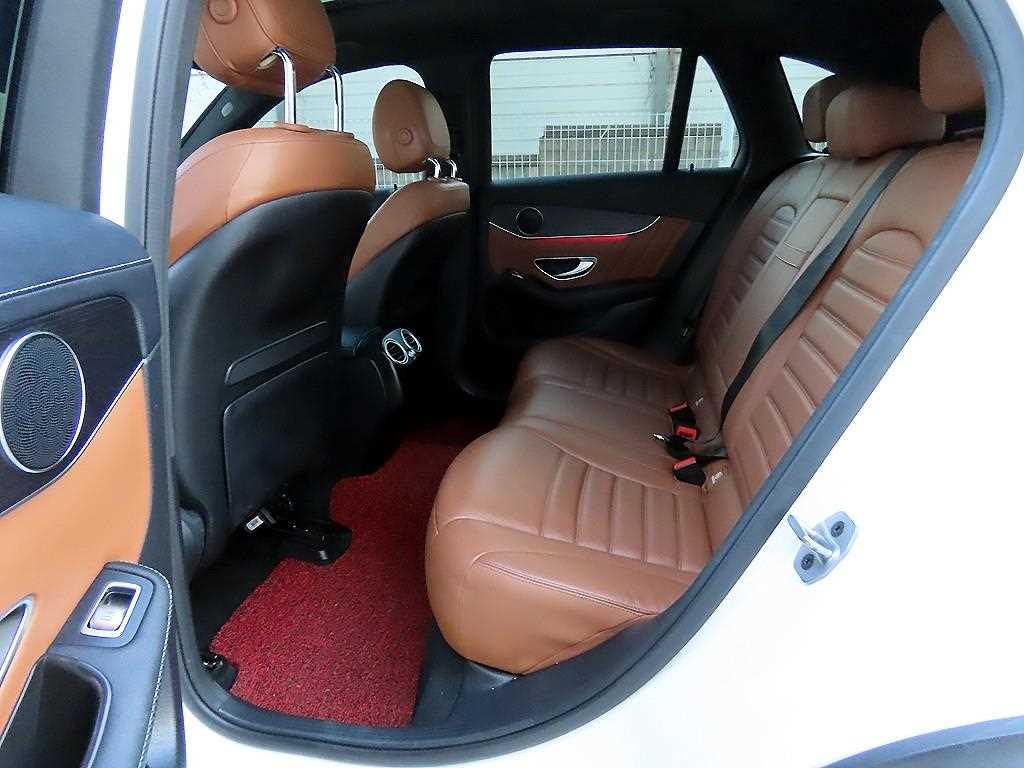 Mercedes Benz GLC Class - Vista 6