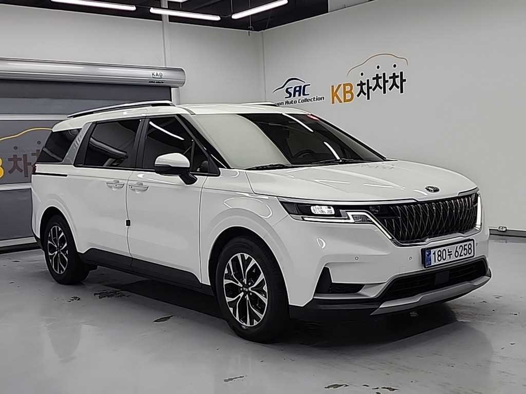 KIA Carnival - Vista 5