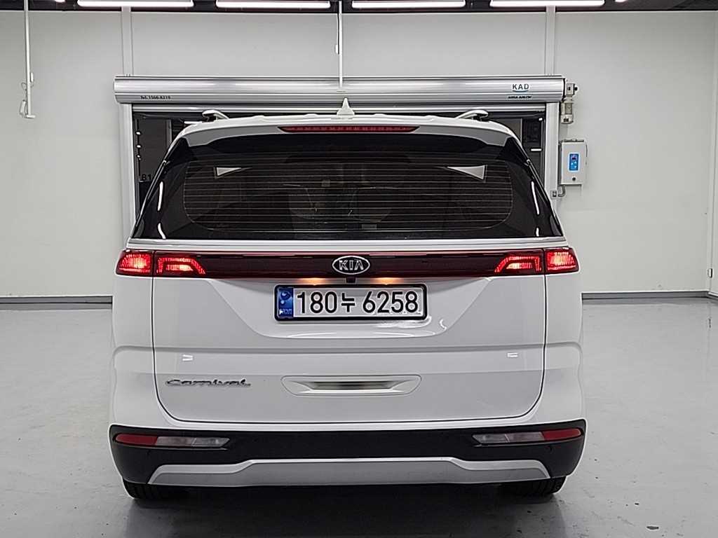 KIA Carnival - Vista 4