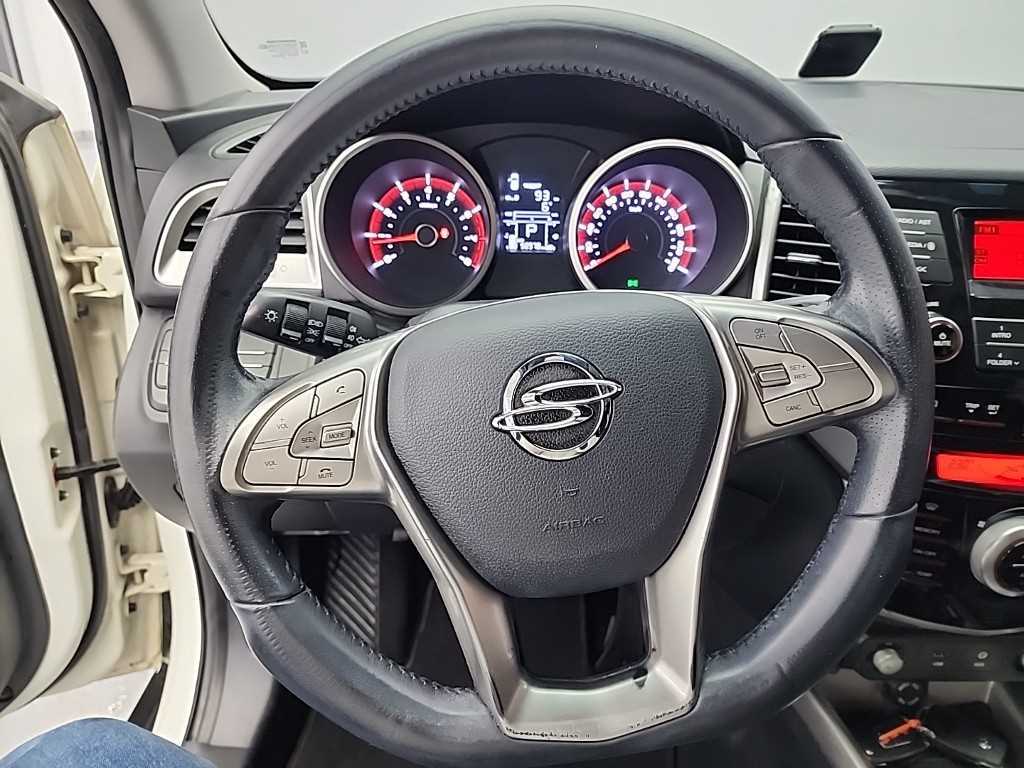 Ssangyong Tivoli - Vista 9