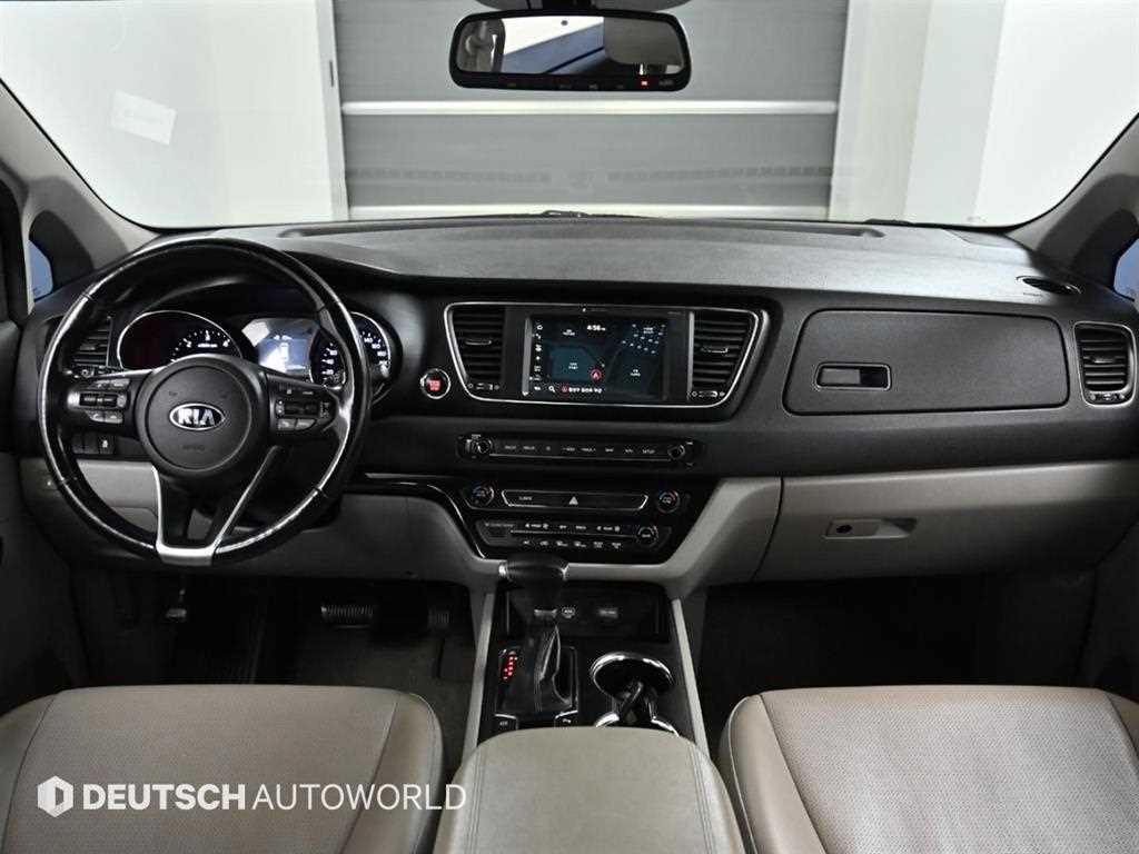 KIA Carnival - Vista 7