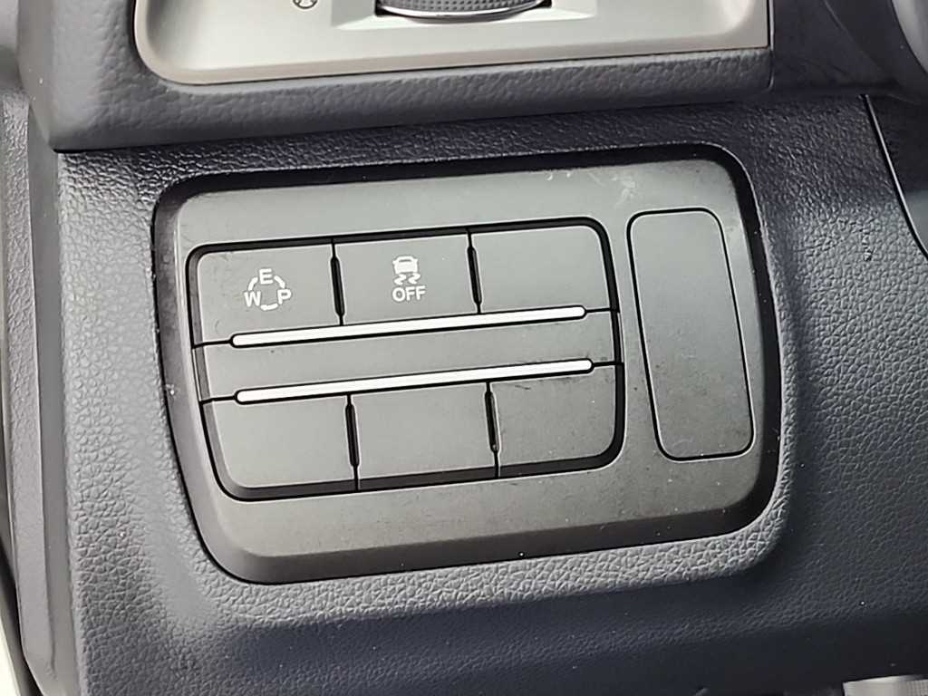 Ssangyong Tivoli 2015 Blanco - Importación desde Corea - HF Imports Iquique - Foto 16