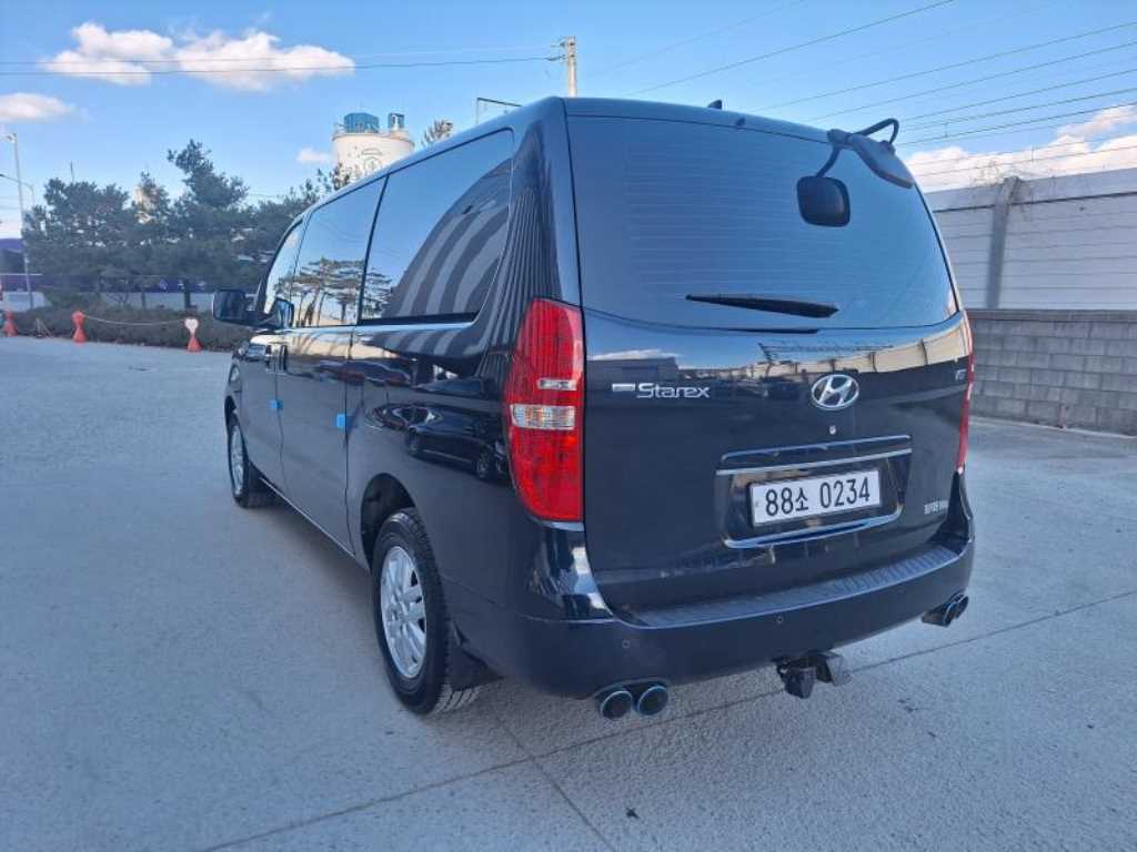 HYUNDAI Starex - Vista 4