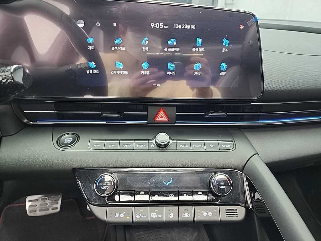 HYUNDAI Avante - Vista 10